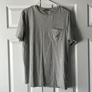 Nautica Heather grey men’s large tee shirt. Lightweight & great condition!
